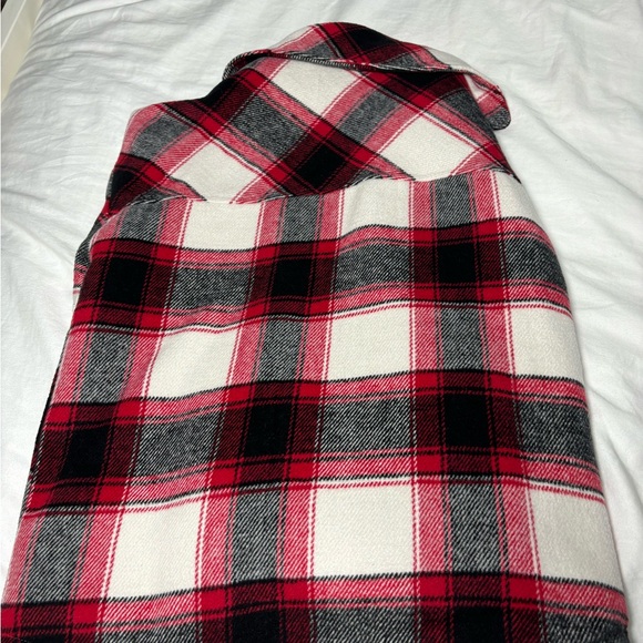 Shacket - Picture 2 of 2